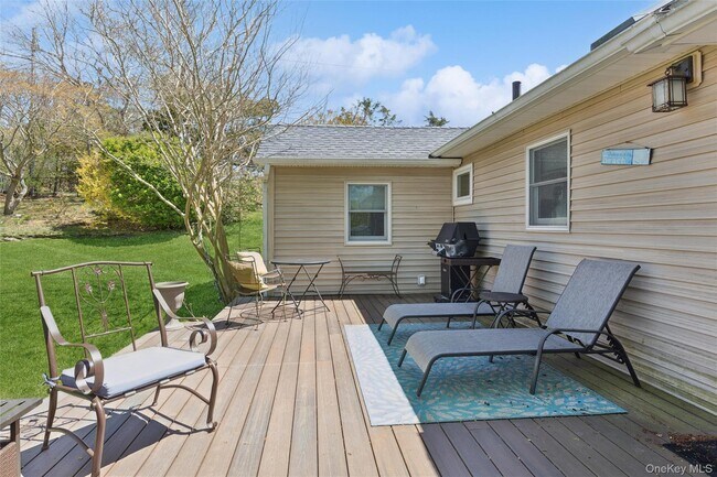 Building Photo - 1600 Captain Kidd Dr