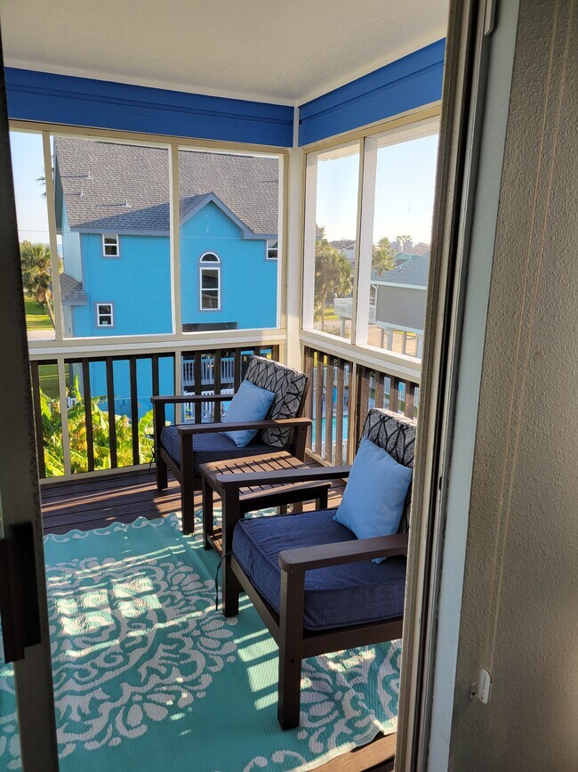Building Photo - 13711 Pirates Beach Blvd