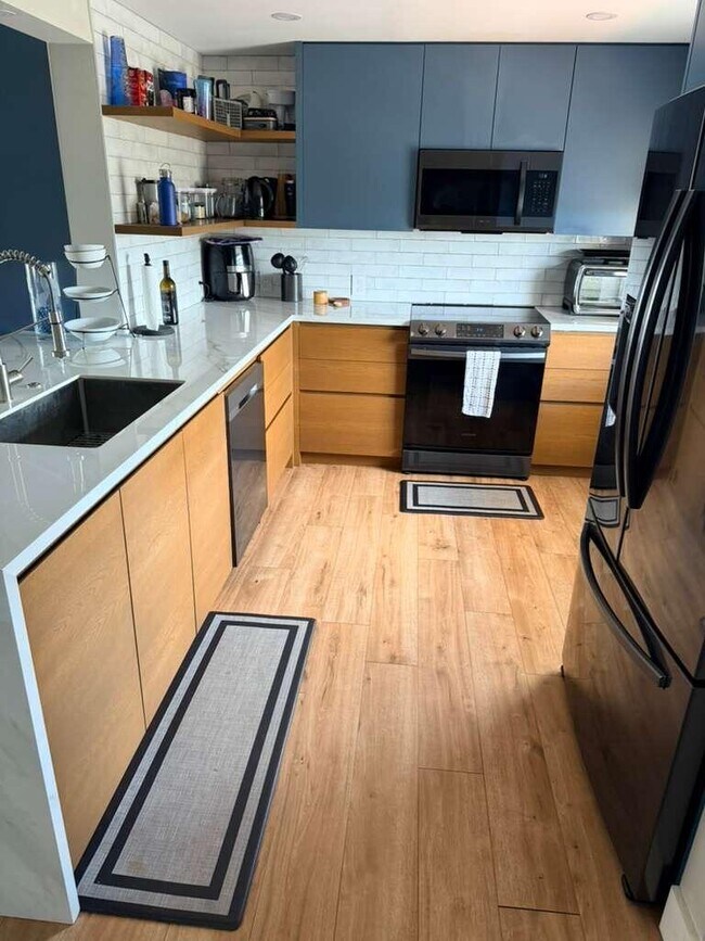 Building Photo - 301 SE 3rd St