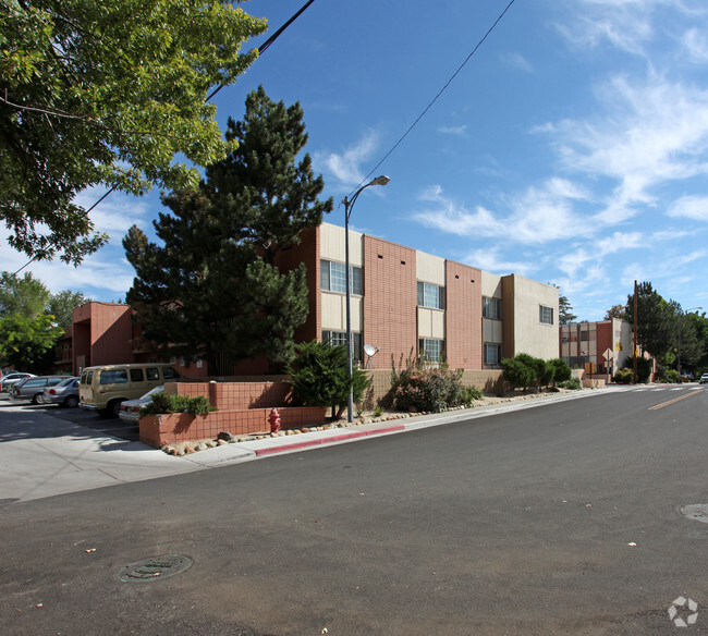 Building Photo - Riverview Apartments