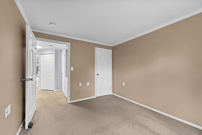 Building Photo - Ground level condo in Annapolis - Lake Heron