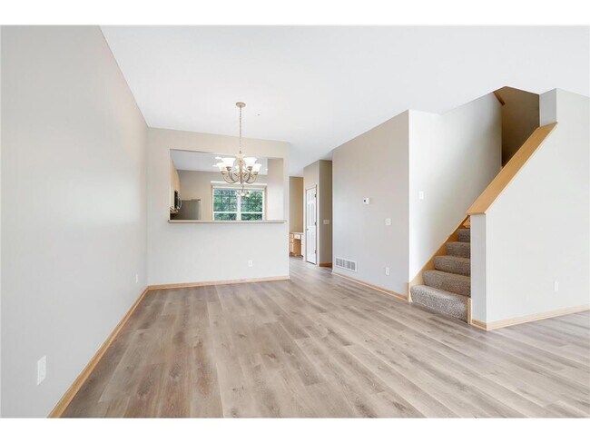 Building Photo - 15564 Lilac Dr
