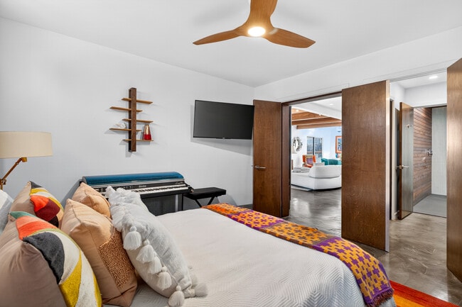 Building Photo - 219 Colton St