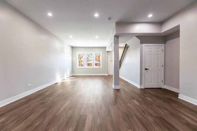 Building Photo - 5552 S Shields Ave