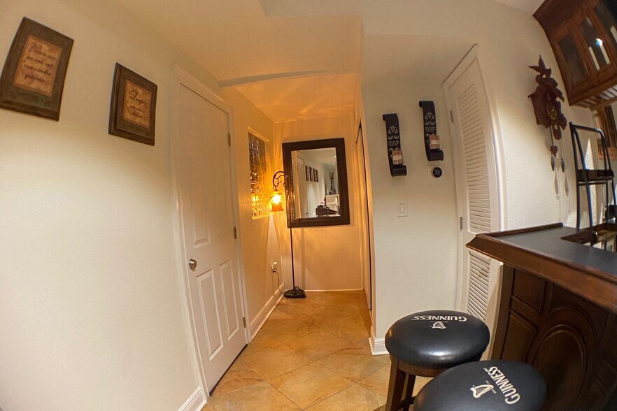 Building Photo - 13450 SW 5th St