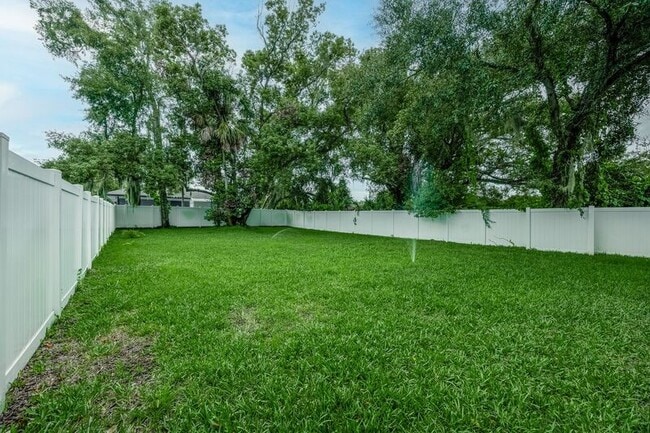 Building Photo - 843 W Swoope Ave