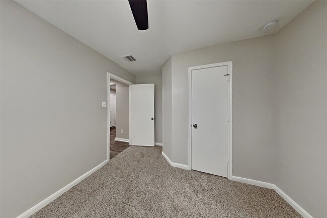 Building Photo - 4202 La Terre De Vin Ct