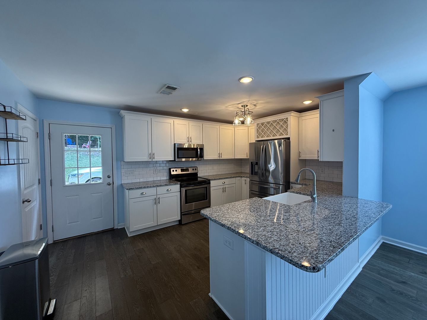 Building Photo - Cute 2 Story Home in Lundy Chase