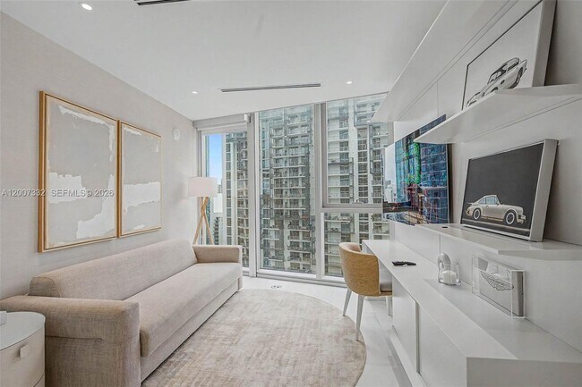 Building Photo - 300 Biscayne Blvd Way