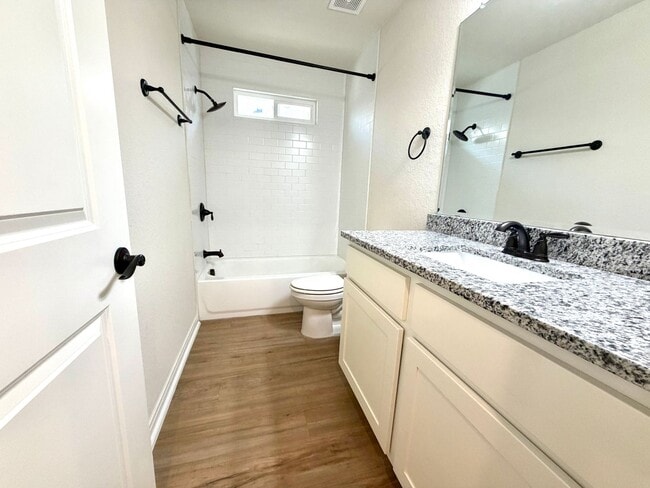 Building Photo - 10214 Lynwood Vlg