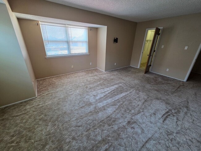 Building Photo - 2 bed/1.5 bath Townhome in Colonial Park