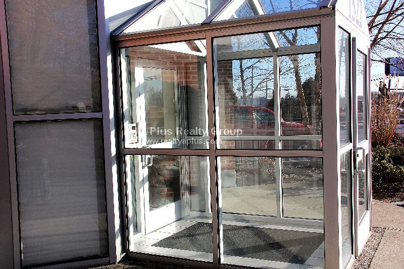 Building Photo - 1545 Vfw Pky