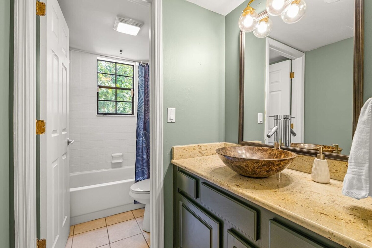 Building Photo - 7573 Harborview Way
