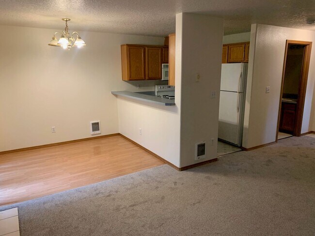 Building Photo - wuw01