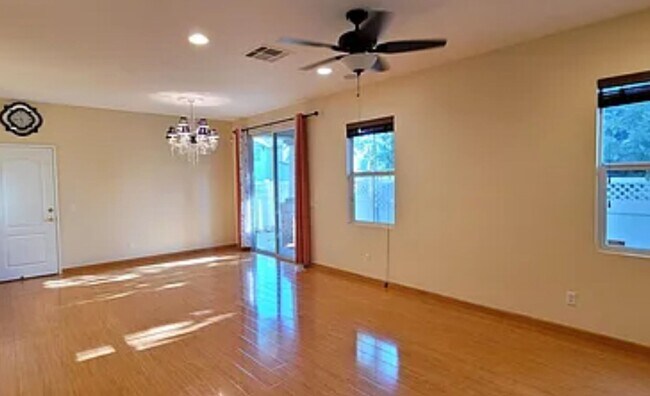 Building Photo - 11433 Mountain View Dr