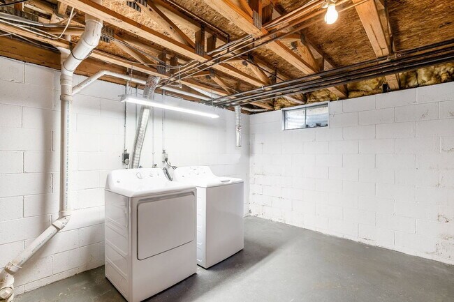 Building Photo - 138 Blakeford Dr