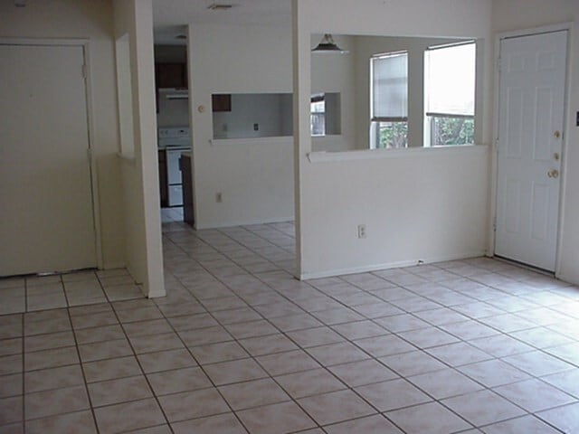 Building Photo - 6333 Northway Dr