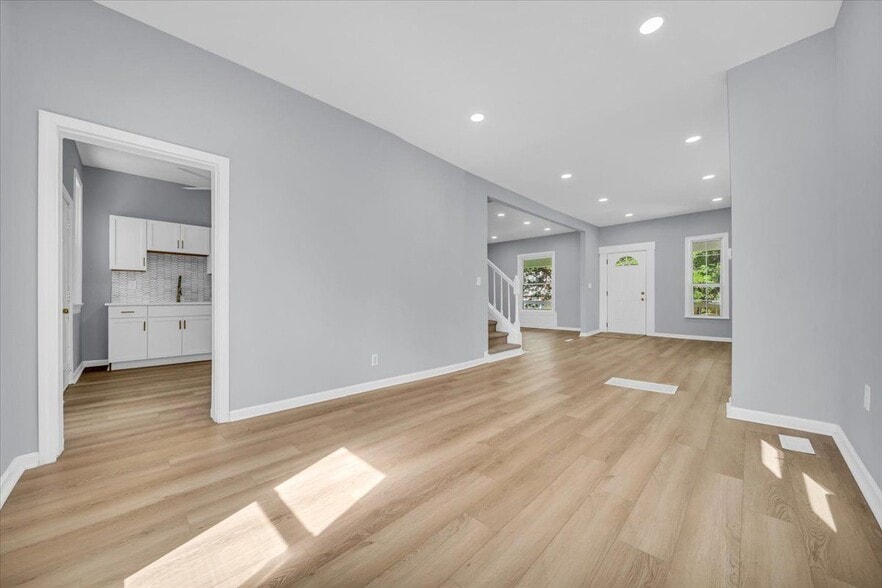 Building Photo - 408 Mt Vernon St