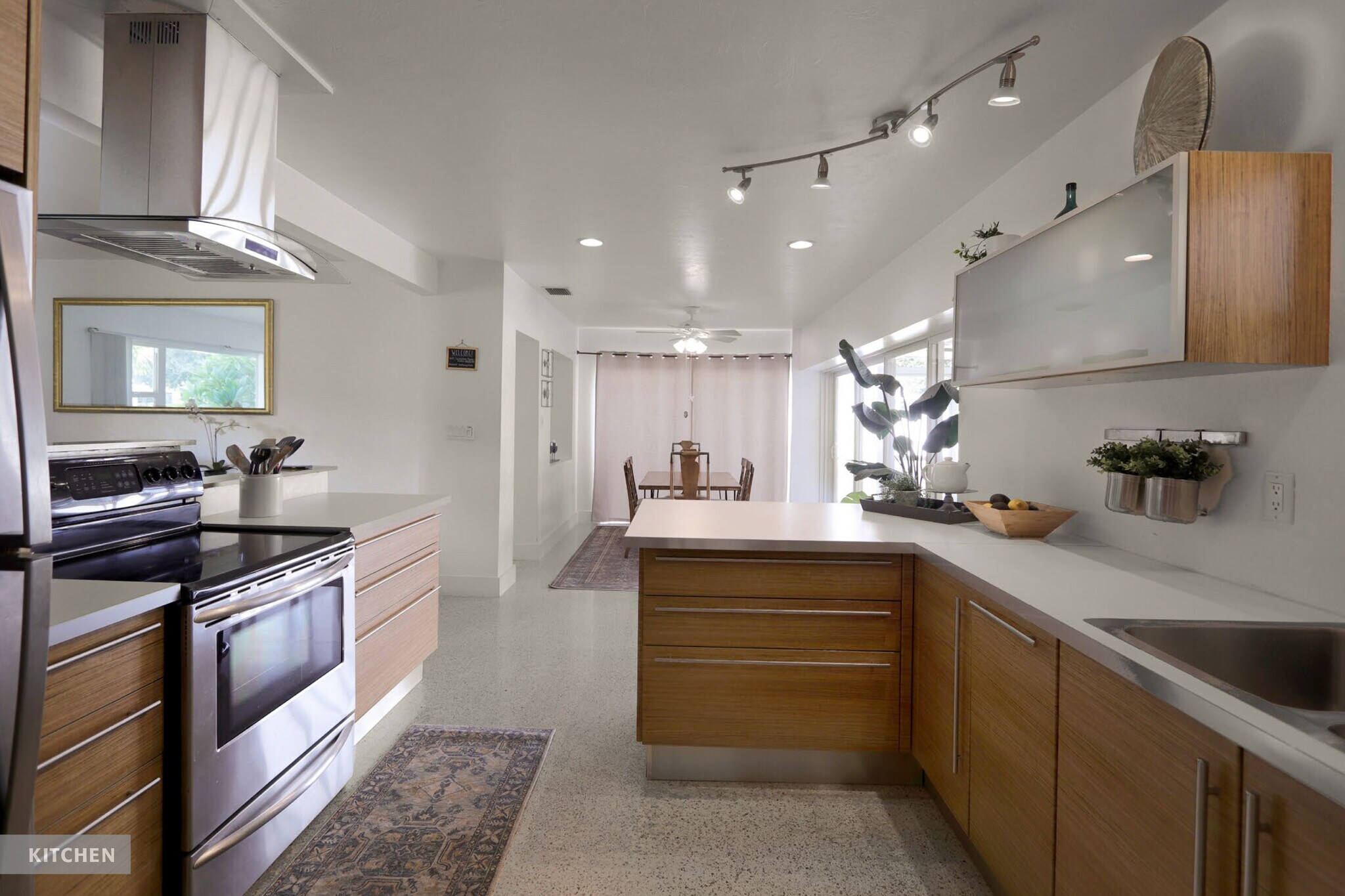 Kitchen - 1730 Livingstone St