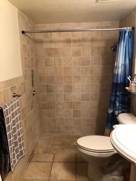 Building Photo - 1703 E 13th St