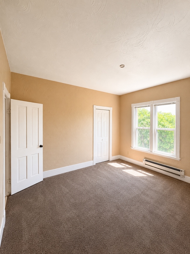 Building Photo - DASILVA RYAN DUPLEX