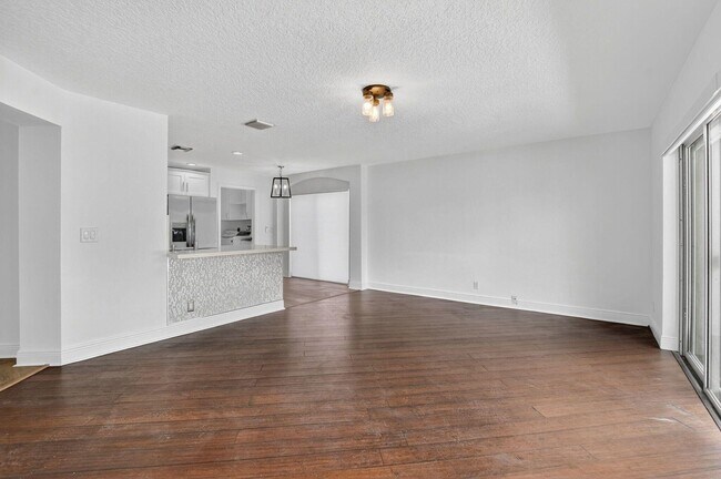 Building Photo - 6502 Brava Way