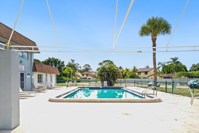 Building Photo - 2878 Donnelly Dr