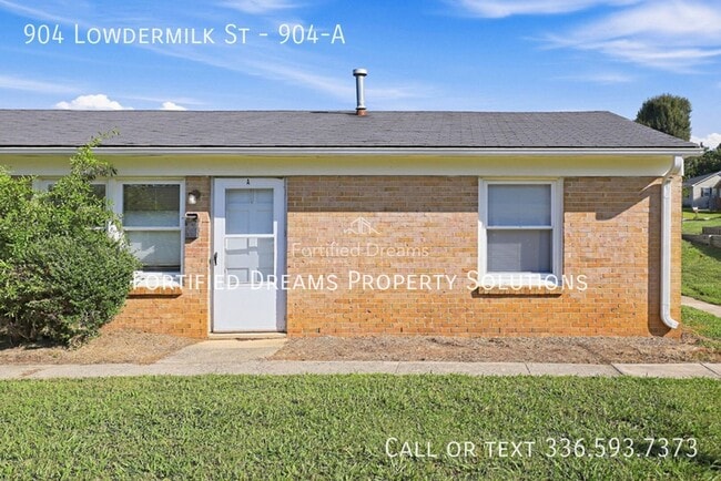 Building Photo - 904 Lowdermilk St