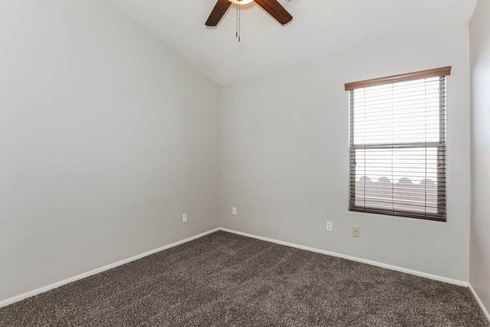 Building Photo - 38141 N Rusty Ln