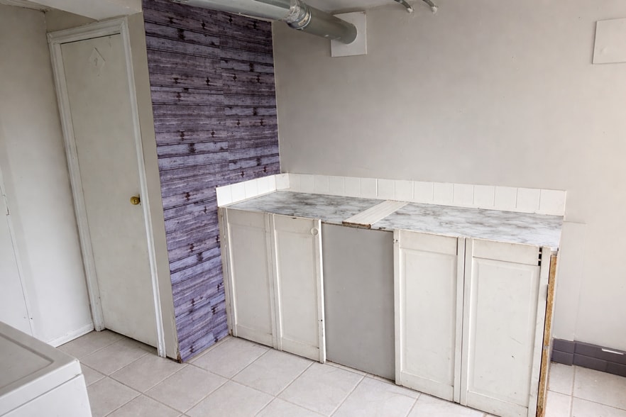 Laundry Room - 611 S Hawthorne Ave