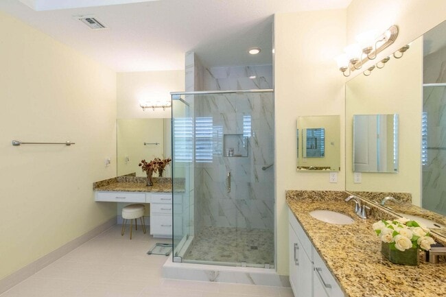 Building Photo - 7528 Moonrise Dr