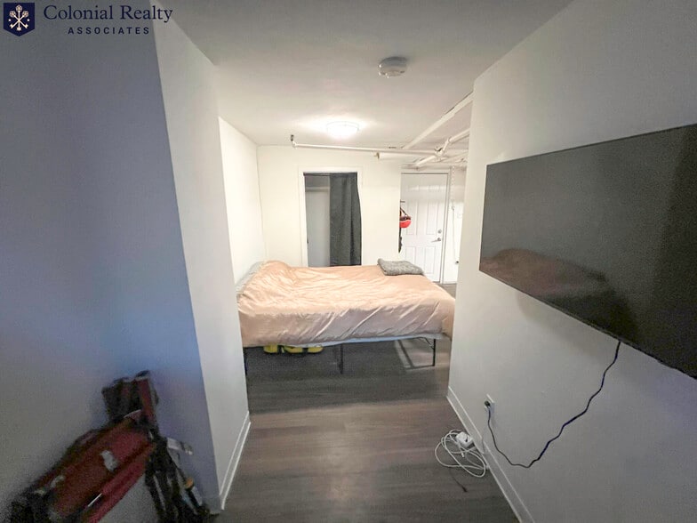 Building Photo - 90 Charles St