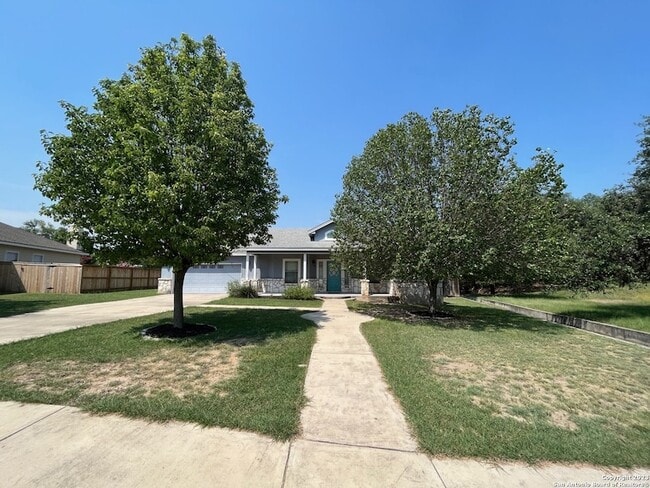 Primary Photo - 1835 White Tail Ln