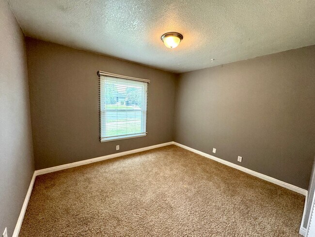 Building Photo - Coming June 2025 – Prime Claremont Location!
