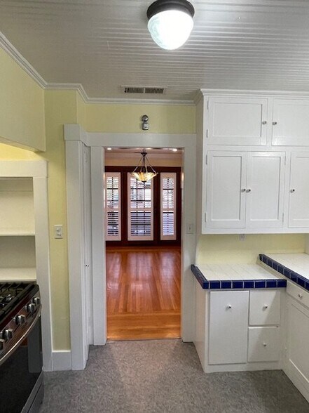 Building Photo - 346 Carrillo St