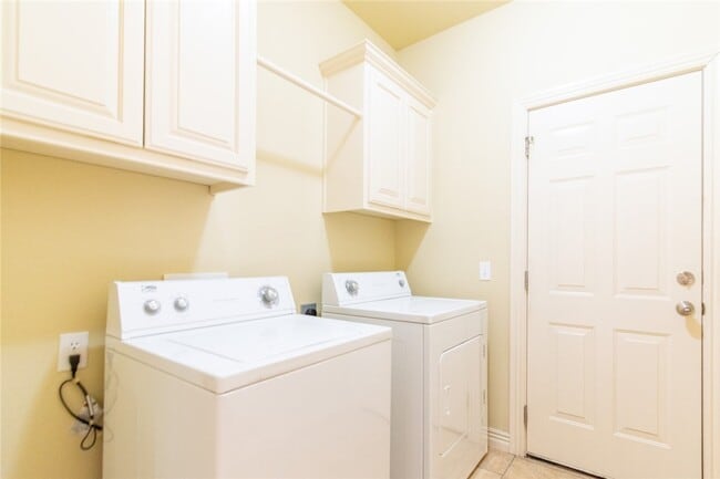 Building Photo - 4053 Zion Valley Dr