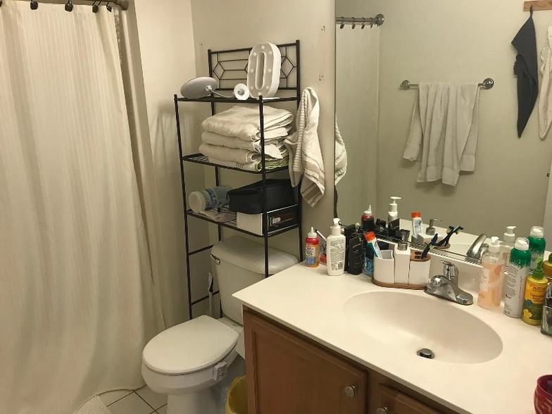 Building Photo - 576 Declaration Ln