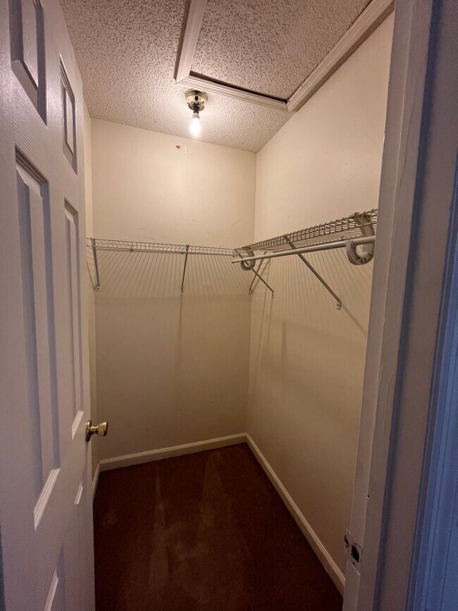 Building Photo - 441 AdmiralsWalk Dr