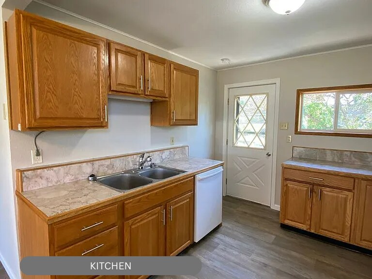 Building Photo - 10711 S Sprague St