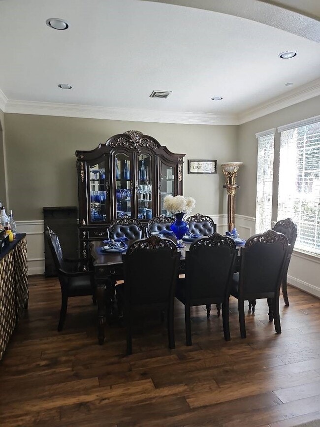 Building Photo - 28602 Hayden Park Dr