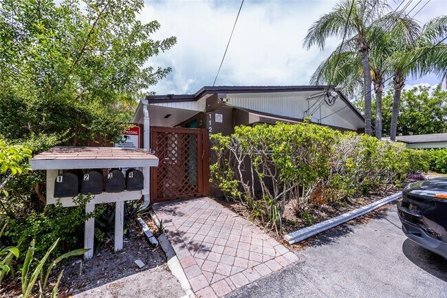 Building Photo - 1125 SW 15th Ave