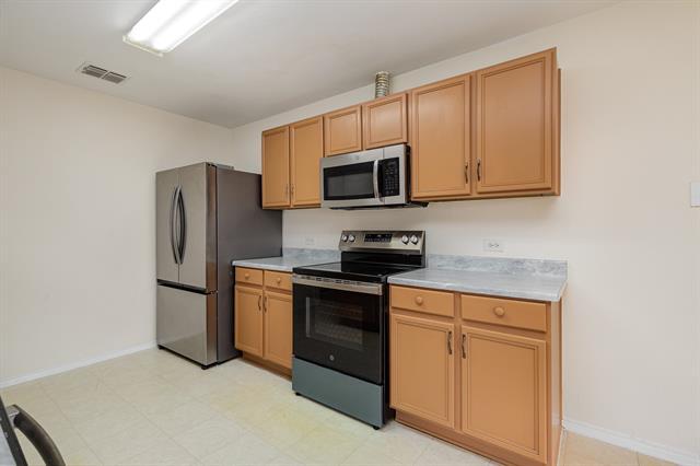 Building Photo - 12801 Skeeter Ln