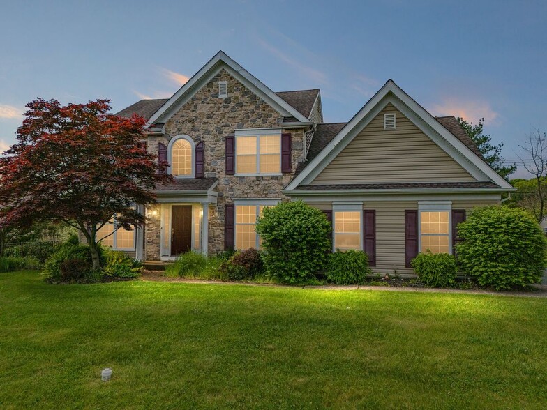 Building Photo - 2190 Beechwood St