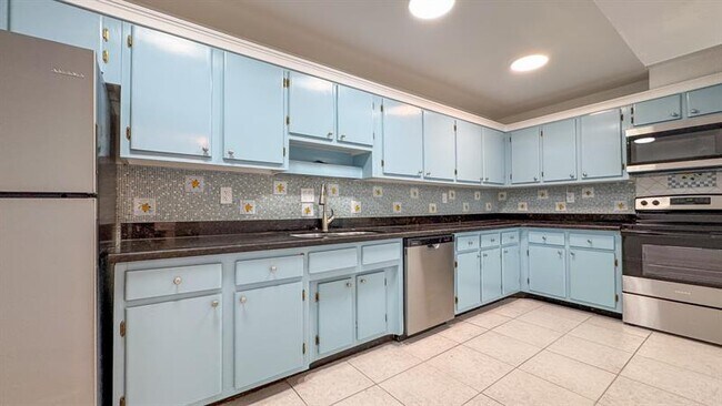 Building Photo - 3430 Galt Ocean Dr