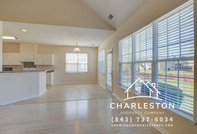Building Photo - 533 Tribeca Dr
