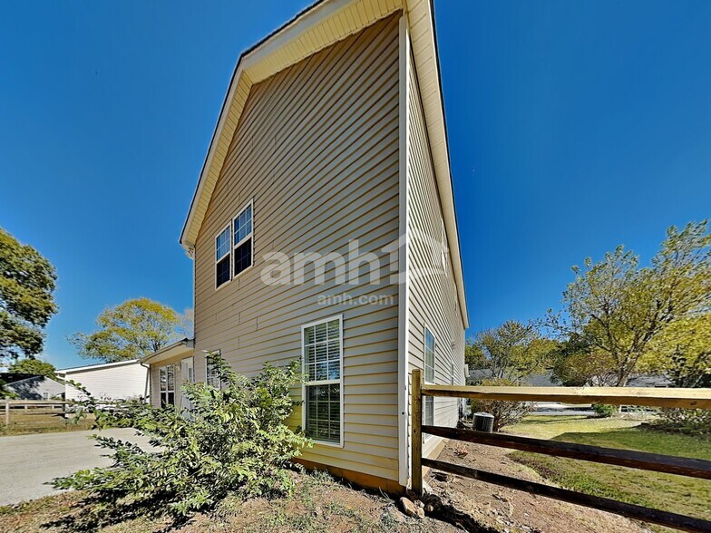 Building Photo - 3413 Braefield Dr