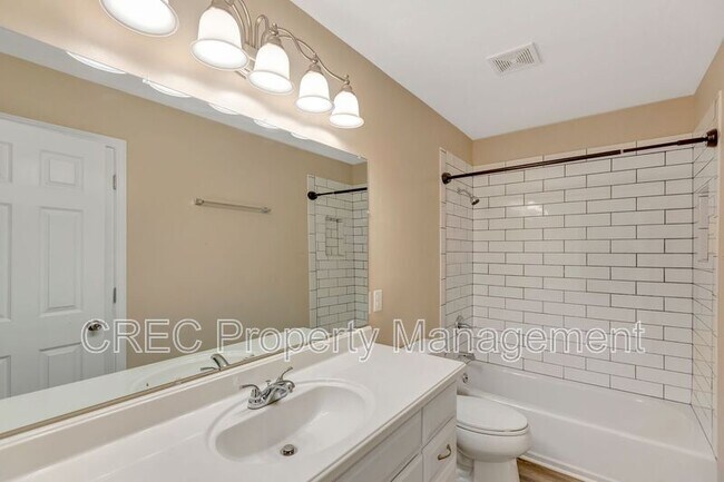 Building Photo - 304 Deep River Rd