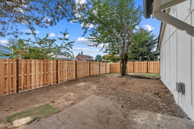 Building Photo - 325 N 29th Ave
