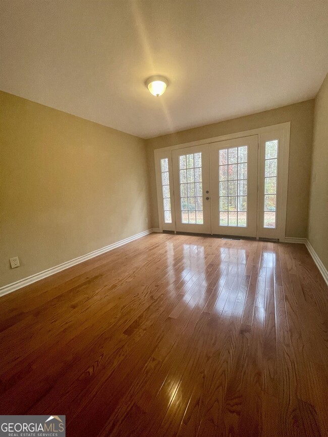 Building Photo - 242 Ebenezer Church Rd