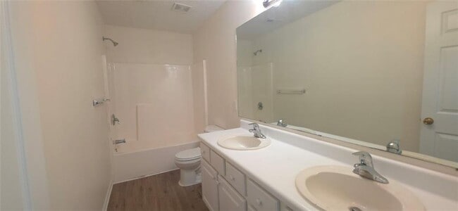 Building Photo - 2895 Gallery Grove